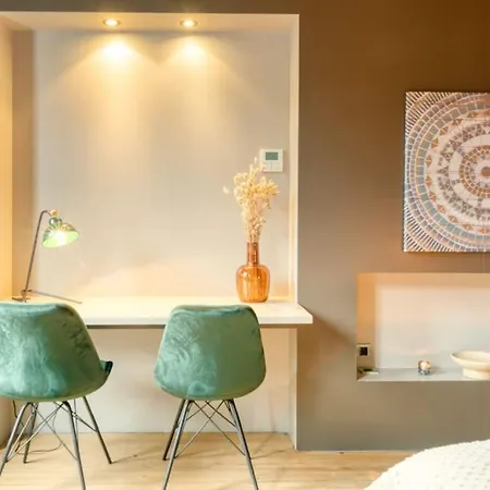 Daire Spacious & Luminous Gem In Historic Building