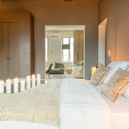 Spacious & Luminous Gem In Historic Building Appartement *