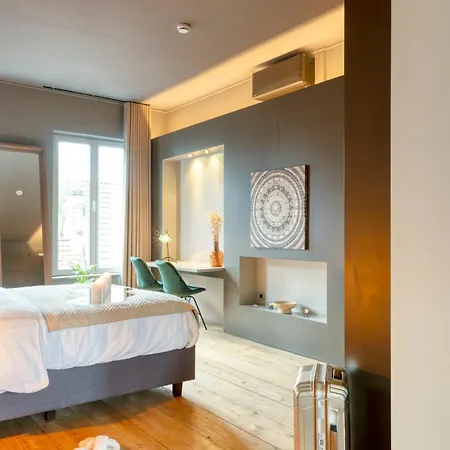 Spacious & Luminous Gem In Historic Building Appartement *